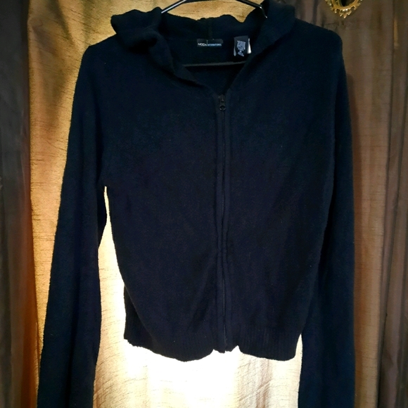 Victoria's Secret Sweaters - VICTORIAS SECRET SWEATER HOODED SHIRT